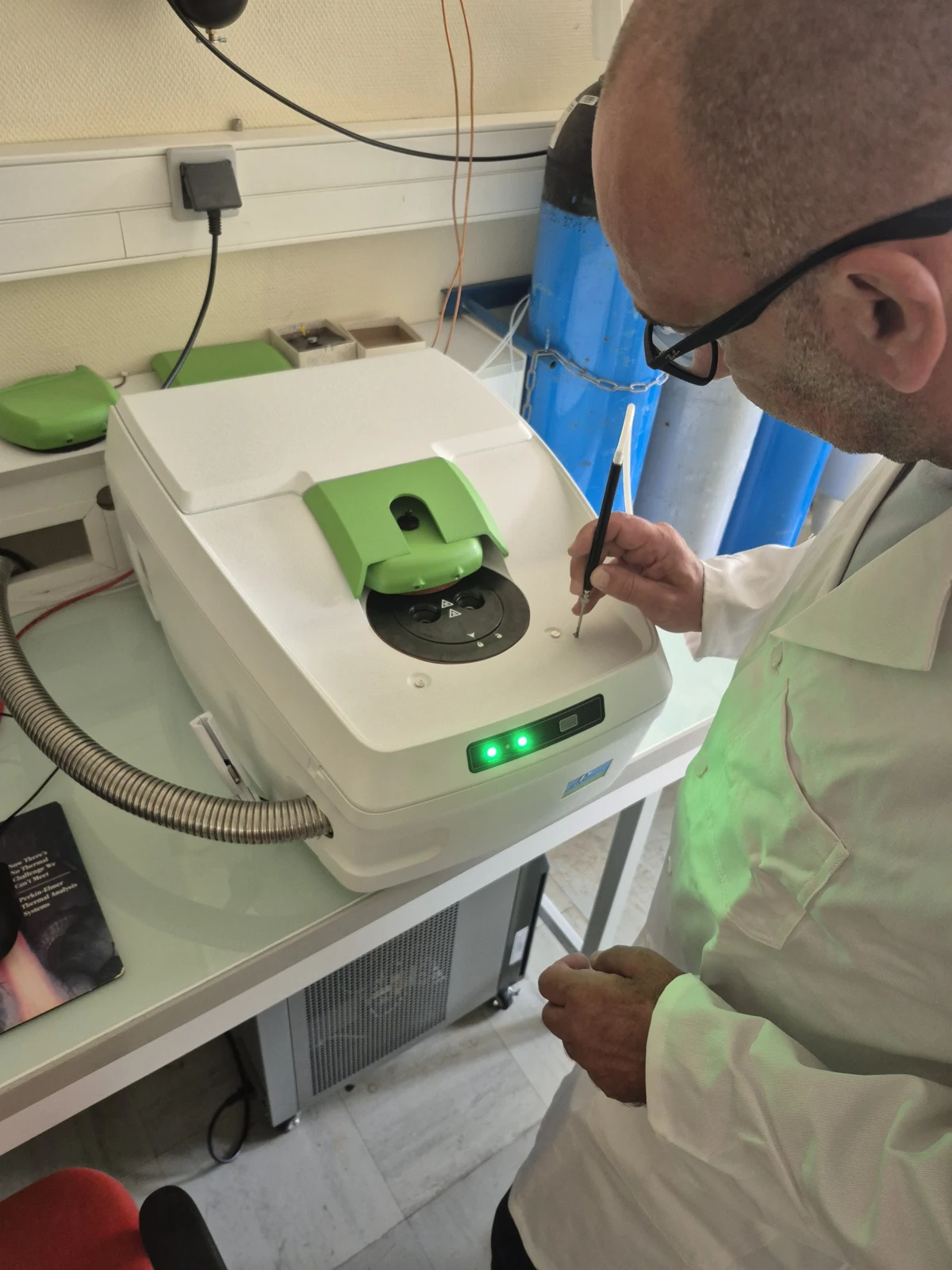 Préparation d’une analyse DSC au laboratoire du CRITT Polymères
